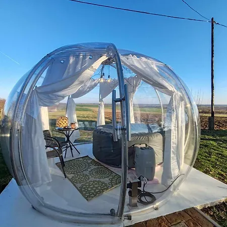 Buby - Vegtelenbe Es Tovabb Appartement *